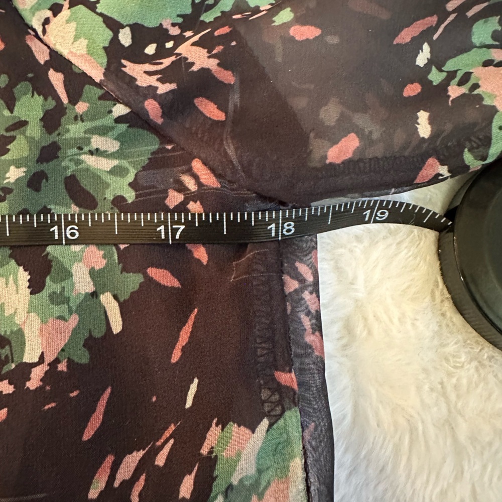 Sheer Boutique Flowy Floral Green Dress size medium - Picture 9 of 12